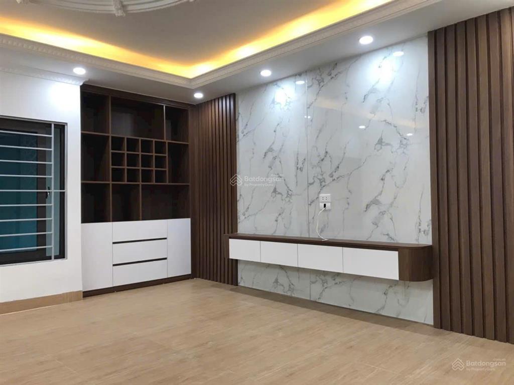 Bán nhà 5 tầng tại tứ hiệp thanh trì, 50m² dùng riêng, thêm sân chung rộng 30m², giá 8,6 tỷ