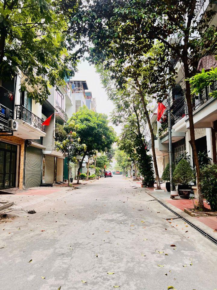 Bán nhà LK KĐT Văn Khê, diện tích 83m2 giá 24,5 tỷ LH 0945255902