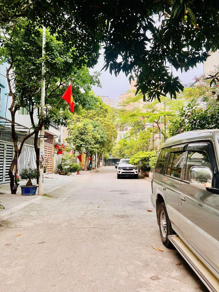 Bán nhà LK KĐT Văn Khê, diện tích 83m2 giá 24,5 tỷ LH 0945255902