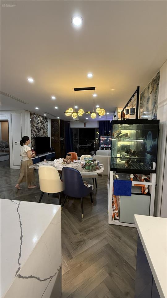 Gia đình có căn hộ cần bán. mẫu căn hiếm s 155m2 ban công vườn treo hpc landmark 105 tố hữu hà đông