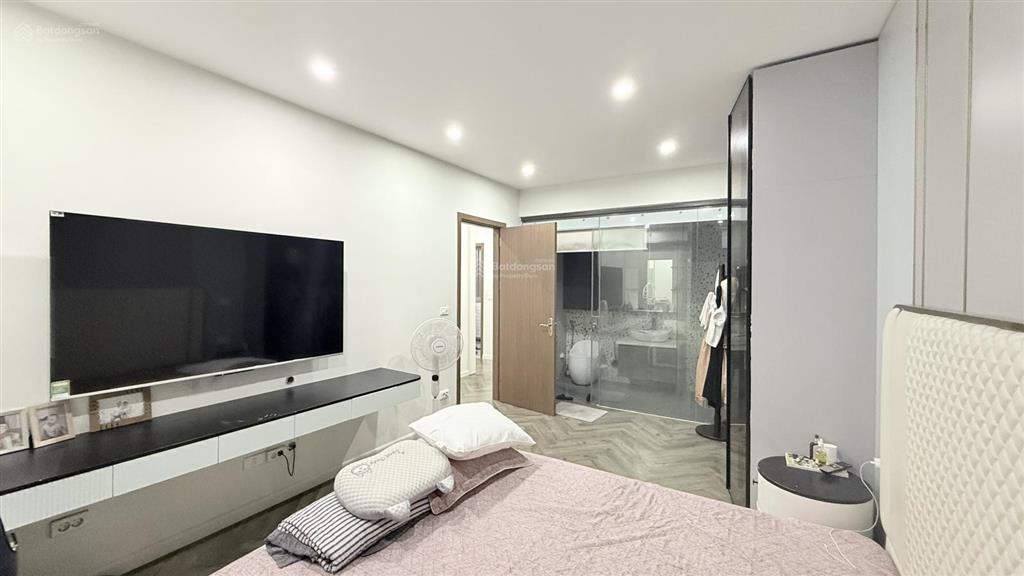 Gia đình có căn hộ cần bán. mẫu căn hiếm s 155m2 ban công vườn treo hpc landmark 105 tố hữu hà đông