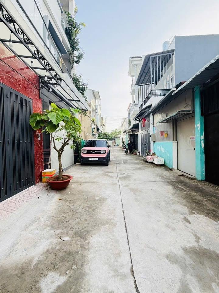 Bán đất tặng phòng trọ và nhà có thu nhập sẵn đường trước đất 6m