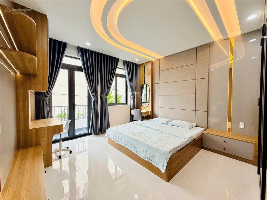 Nhà phố xây kiên cố 2 lầu gần cao đẳng điện lực  hẻm chuẩn 6m ô tô  chỉ hơn 5.5 tỷ