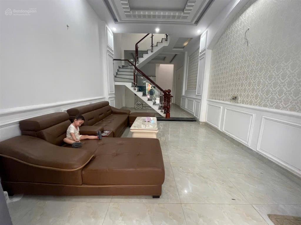 Cần bán căn nhà xây kiên cố ở tx22  hẻm xe hơi 8m  dân trí