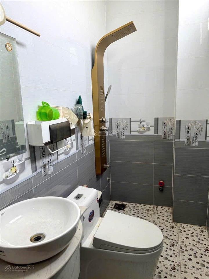 Cần bán nhà gần chợ cầu đồng quận 12  chưa qua kinh doanh