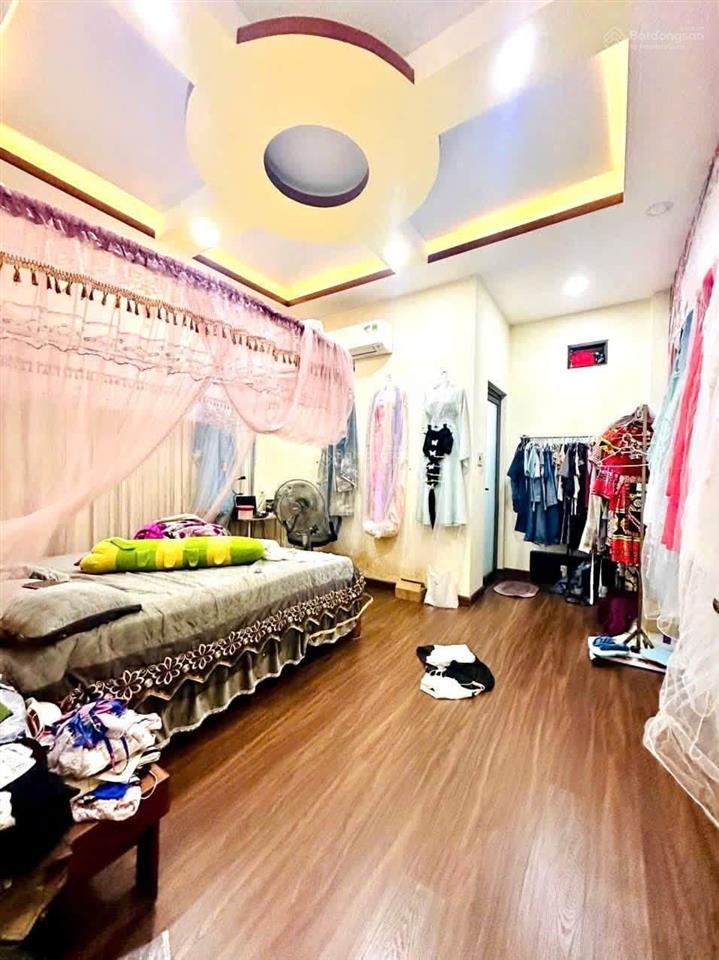 Cần bán nhà gần chợ cầu đồng quận 12  chưa qua kinh doanh