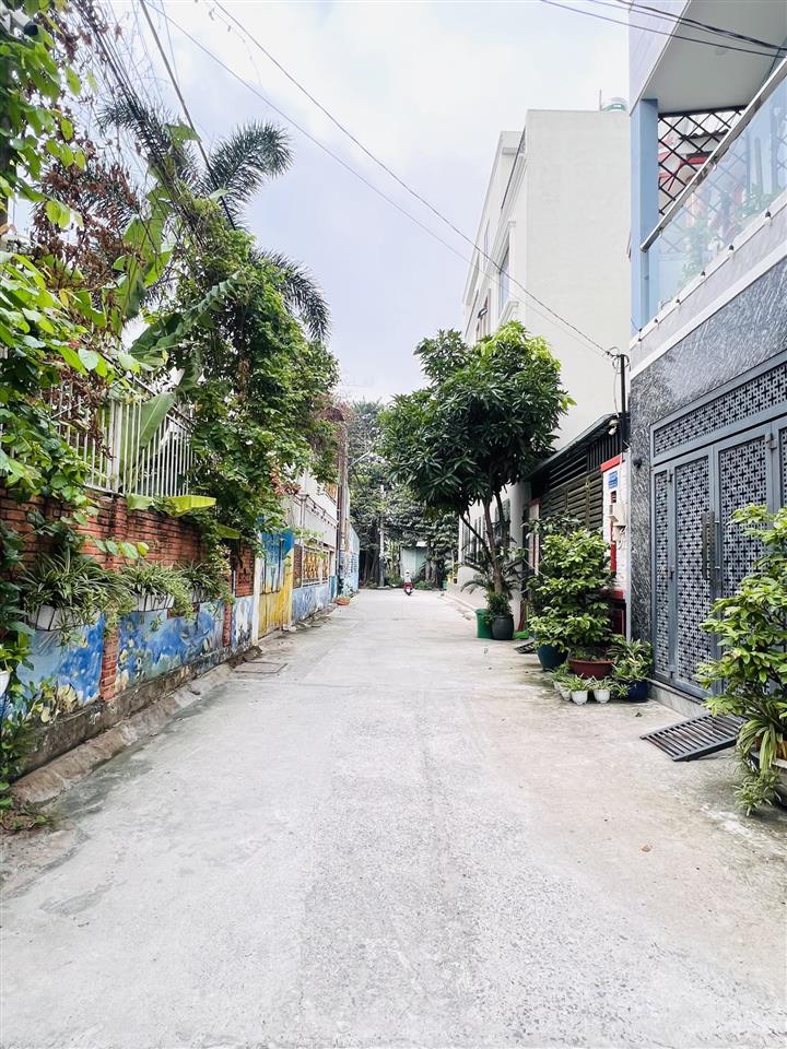 Giảm giá bán gấp nhà mới xây thạnh xuân 33  hẻm 6m xe hơi đỗ cửa