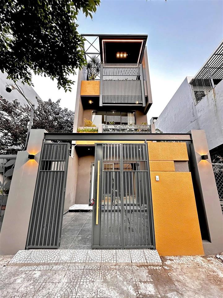 Nhà 3 tầng hoà xuân , nguyễn hiến lê