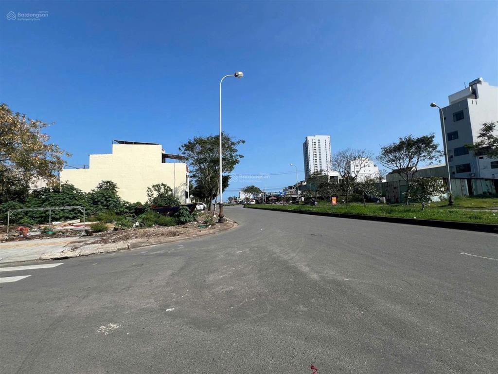 Lô góc nguyễn huy chương & tân thái 1, sơn trà. dt 140.8m²