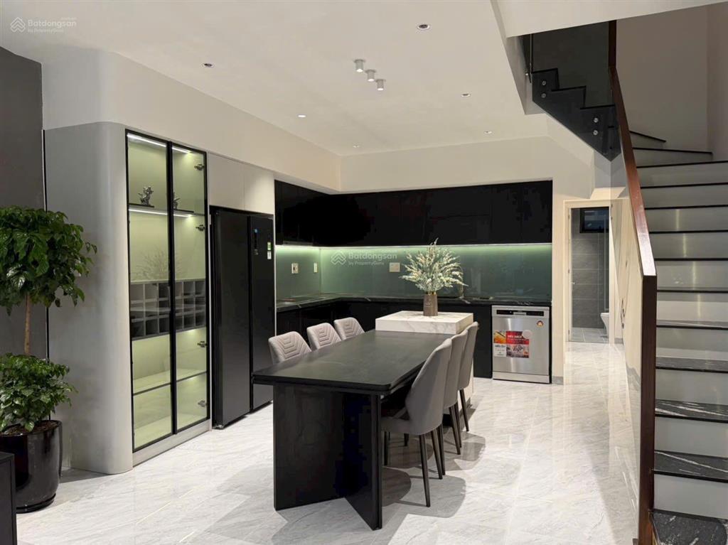 Nhà 3 tầng hòa xuân, nguyễn hiến lê, dt 100m²