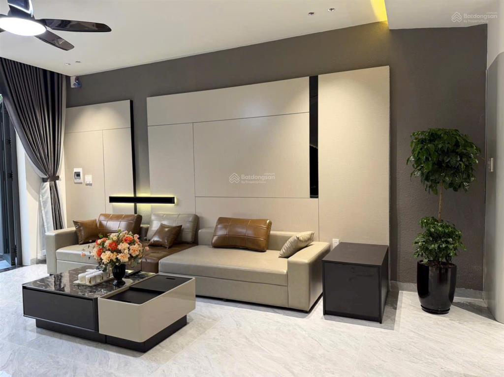 Nhà 3 tầng hòa xuân, nguyễn hiến lê, dt 100m²