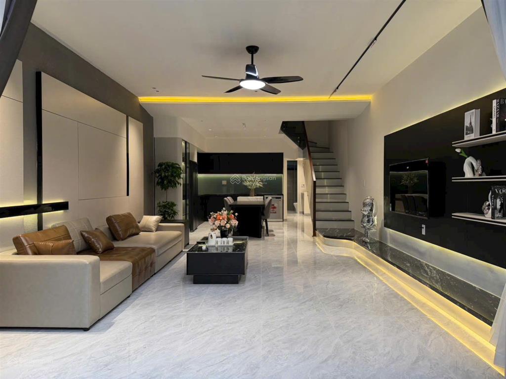 Nhà 3 tầng hòa xuân, nguyễn hiến lê, dt 100m²