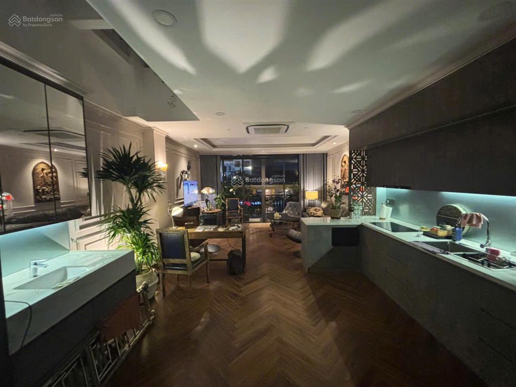 Tòa căn hộ & spa an thượng 4, phố đi bộ