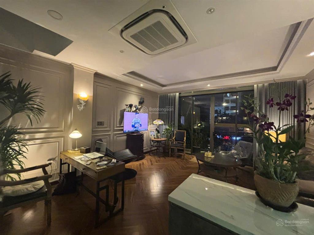 Tòa căn hộ & spa an thượng 4, phố đi bộ