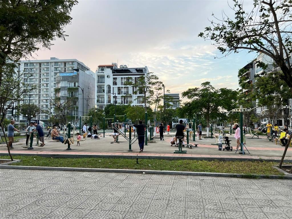 Bán lô đất khuê mỹ đông 14, đối diện công viên