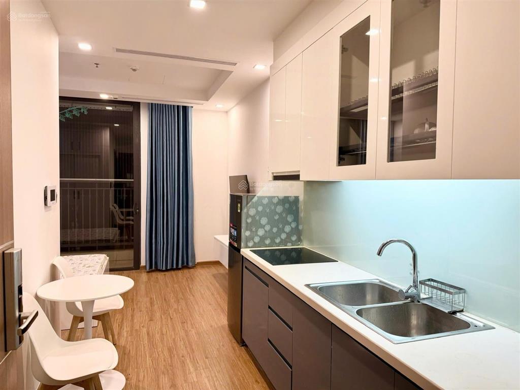 Mới set up căn studio tone trắng tại green bay giá thuê ưu đãi 8tr tháng đầu. xem nhà  0945 585 ***
