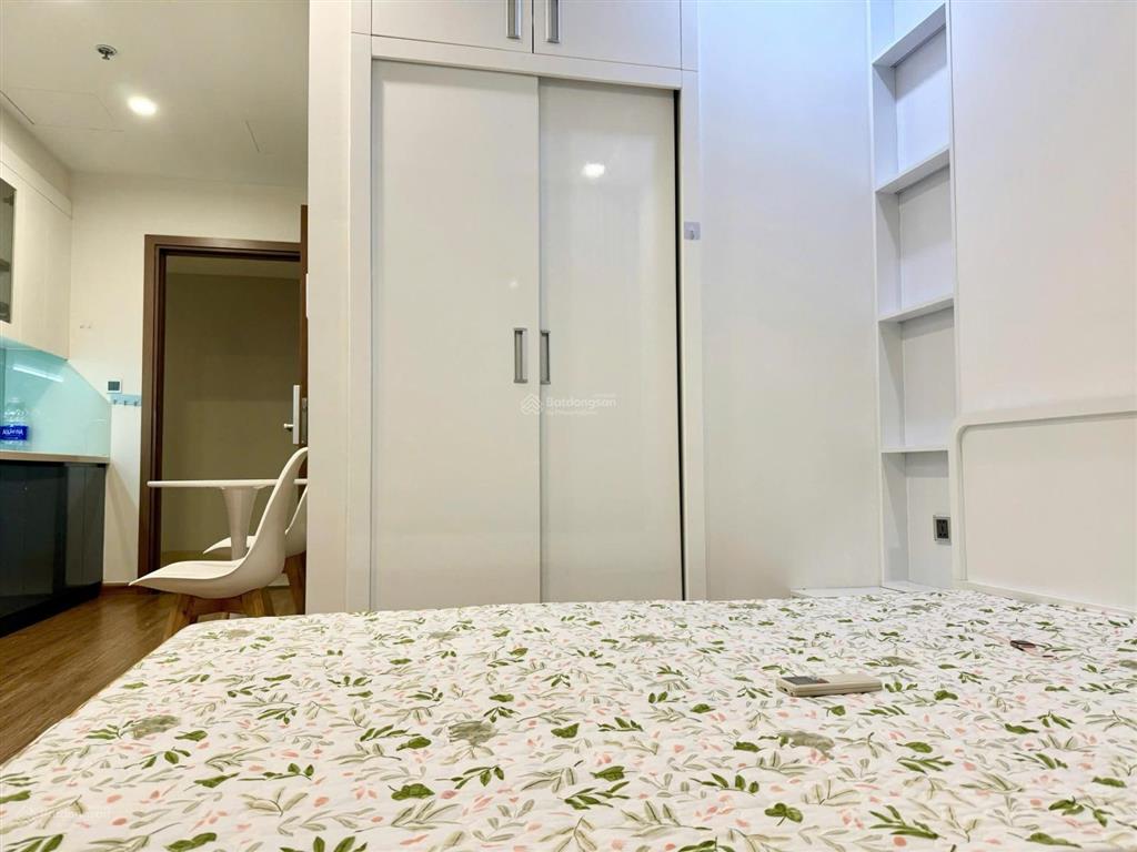 Mới set up căn studio tone trắng tại green bay giá thuê ưu đãi 8tr tháng đầu. xem nhà  0945 585 ***