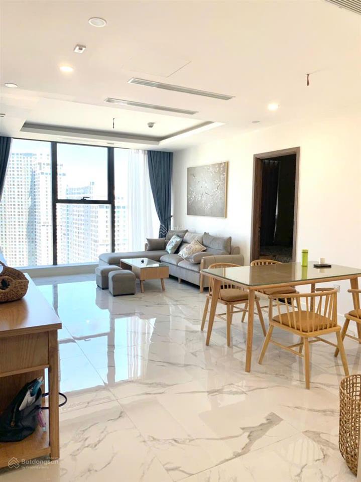 Giá tốt  8.9 tỷ bán nhanh căn 3 ngủ sunshine city hoàn thiện cao cấp về ở ngay.  0966 286 ***