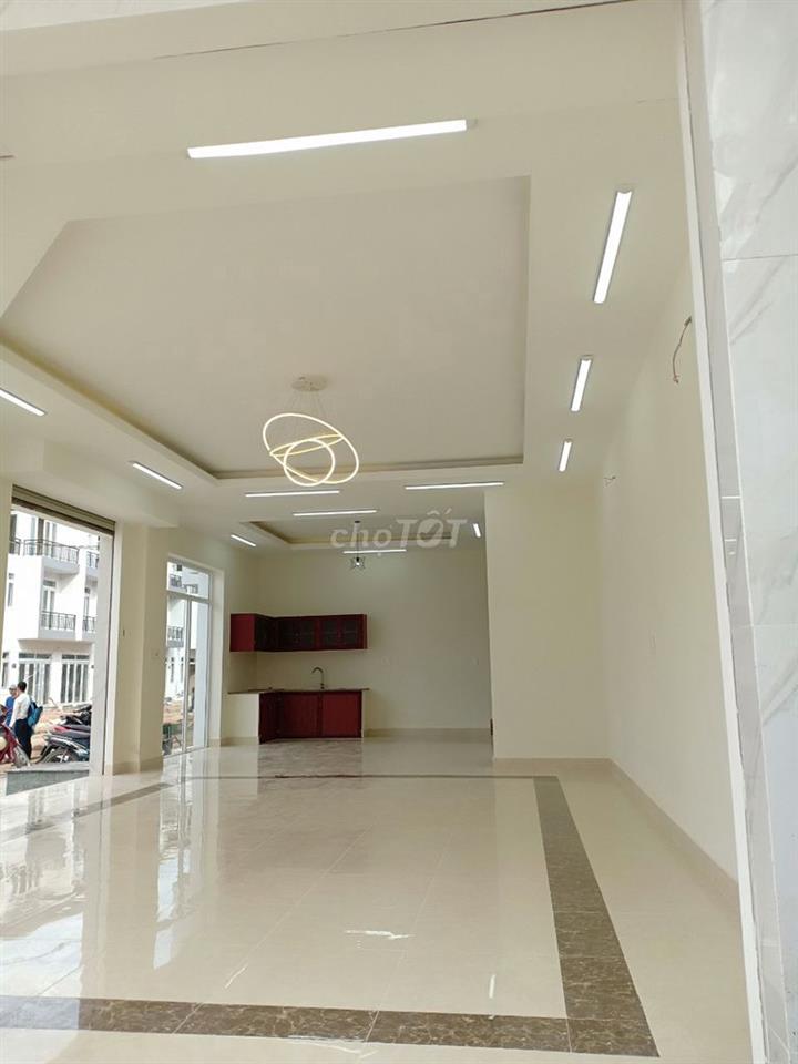 Chính chủ Cần bán nhà phố ba tầng, view đẹp ở Đức Hoà, Long An