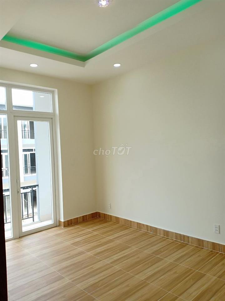 Chính chủ Cần bán nhà phố ba tầng, view đẹp ở Đức Hoà, Long An
