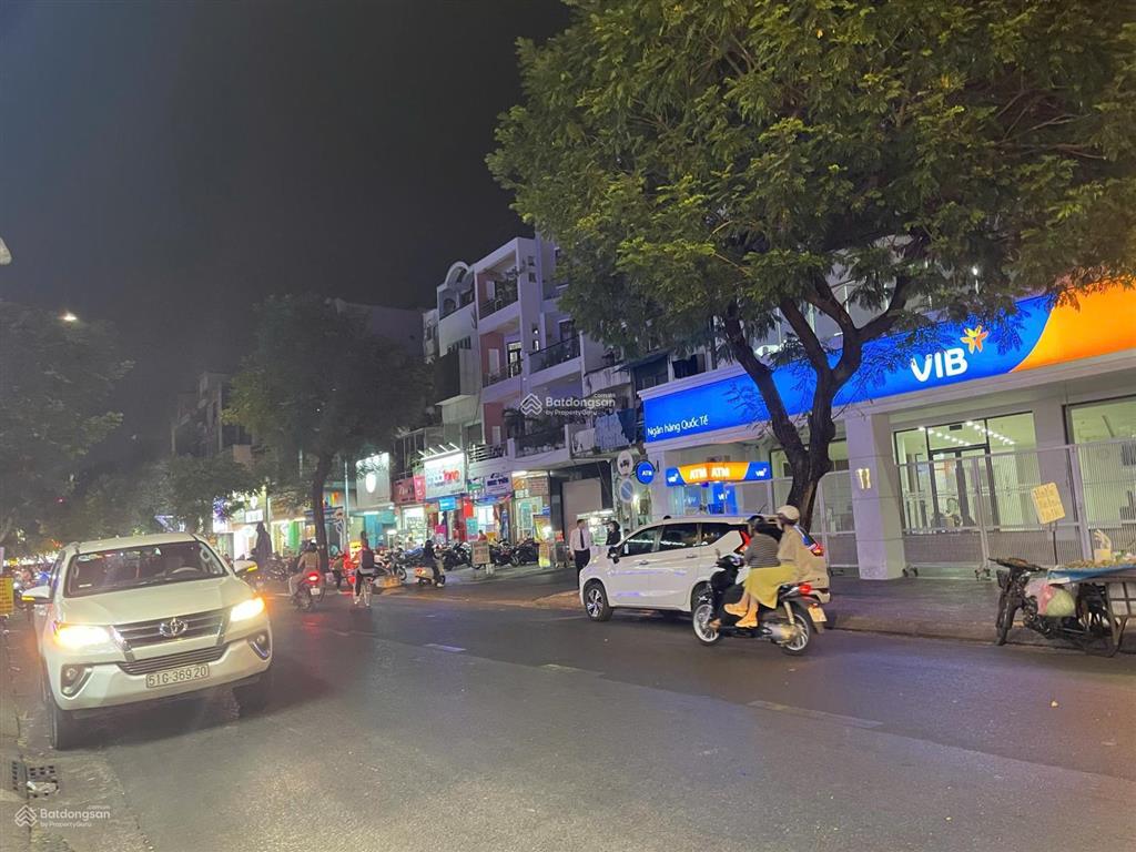 6.5x29m, mặt tiền hoàng hoa thám  cổng nhà ga t3  quận tân bình, 3 lầu, hđt 100 tr/tháng