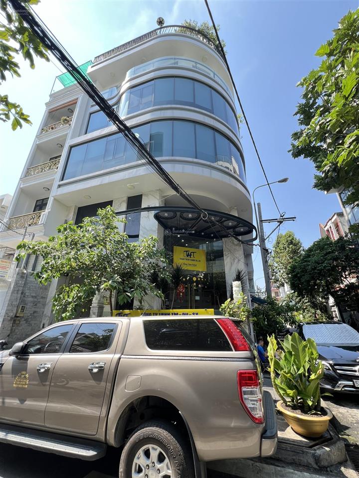 Ngộp bank giảm giá bán 4 tỷ / góc 2 mặt tiền bùi văn thêm  phường 10  phú nhuận, 6 tấm thang máy