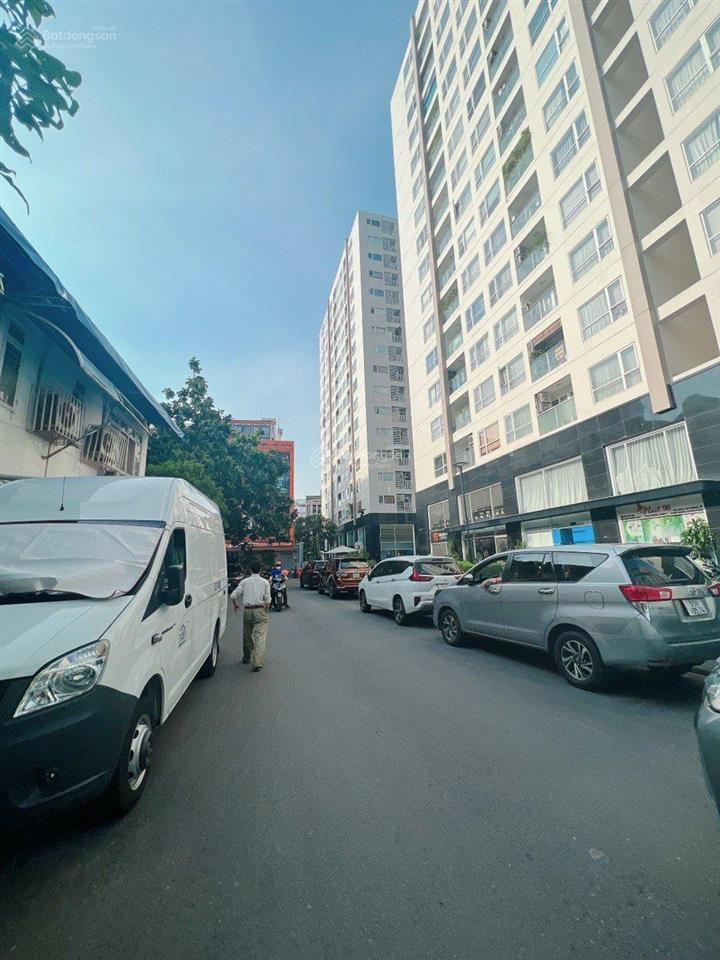 Bán gấp 10.5x25m bán nhà đường phổ quang, phường 2, quận tân bình nhà nát tiện xây mới