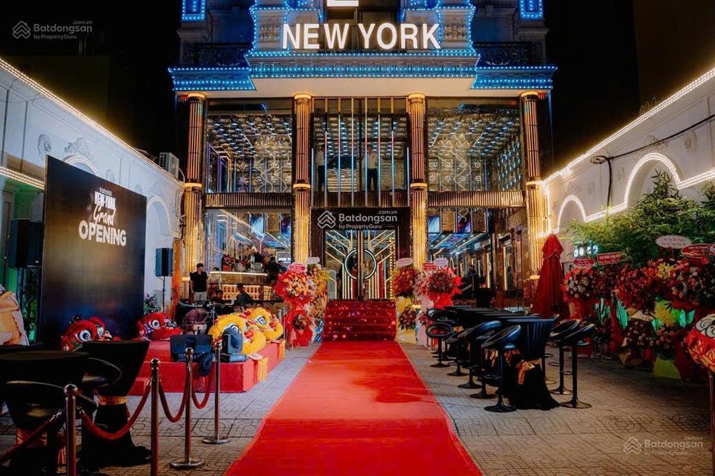 Bán tòa karaoke new york  biểu tượng giải trí quận gò vấp  12x55m nở hậu 15m  doanh thu 600tr/th