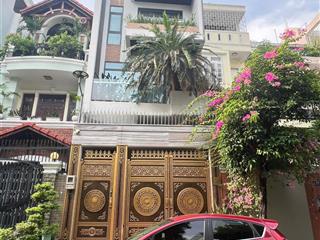 Nhà đẹp quận 1, có thang máy cho người già  trẻ nhỏ  hxh lê thị riêng, quận 1 / 4.2x24m / 3 lầu