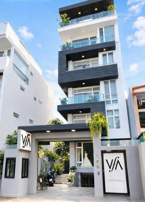 Bán gấp tòa nhà mới xây 8.2x25m / hầm 8 tầng / mặt tiền kinh doanh ngay vòng xoay điện biên phủ