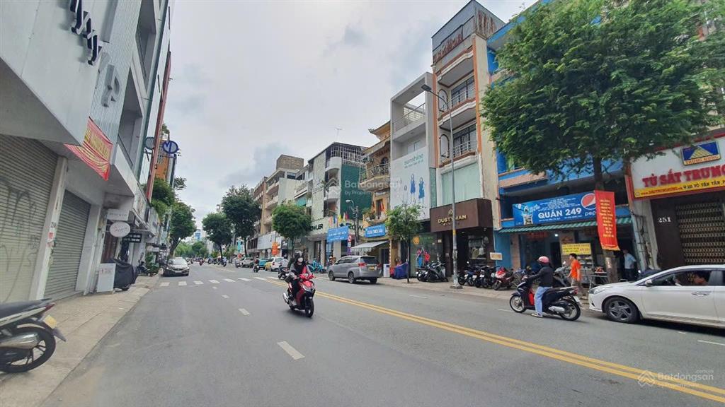 Mặt tiền cổng ga t3  đường nguyễn quang bích  p13  tân bình / dt 5x22m, ctxd 1 hầm 7 tầng