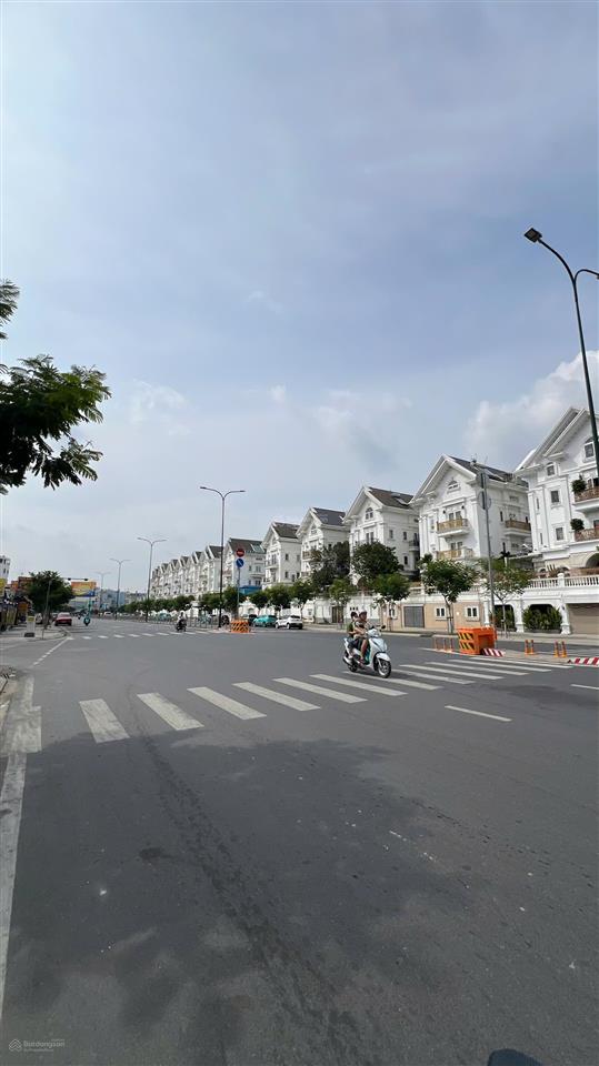 Biệt thự 2 mặt tiền dương quảng hàm  city land garden hills  13.5x20m  hầm 4 lầu  hđt 150tr