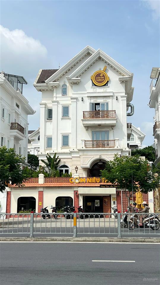 Biệt thự 2 mặt tiền dương quảng hàm  city land garden hills  13.5x20m  hầm 4 lầu  hđt 150tr
