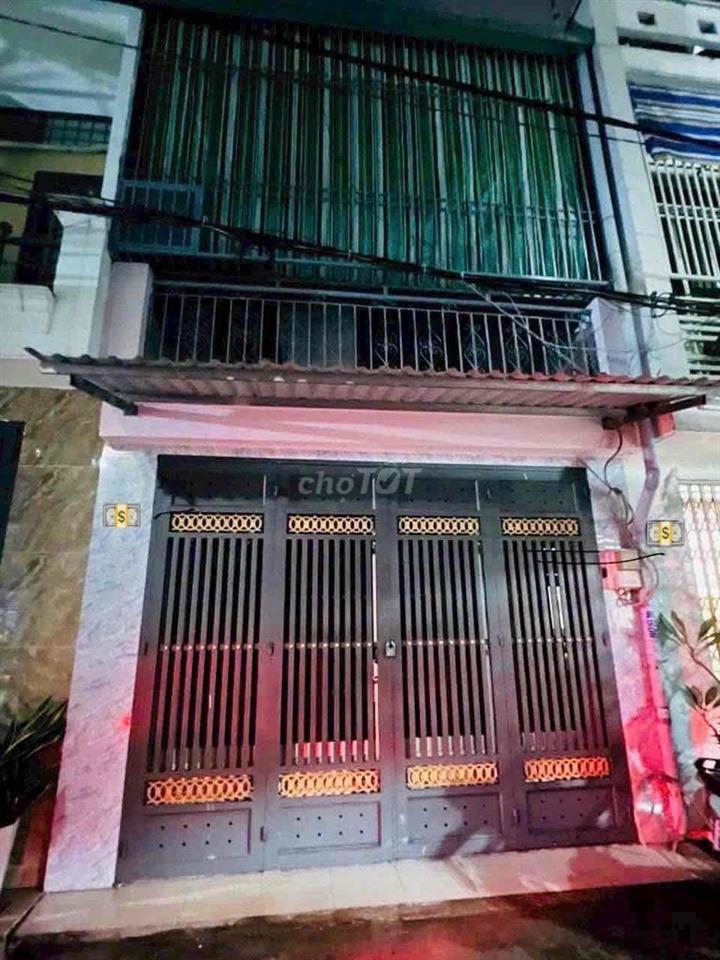 Cho thuê nhà gần Aeon Tân Phú hẻm xe hơi  phù hợp gia đình.