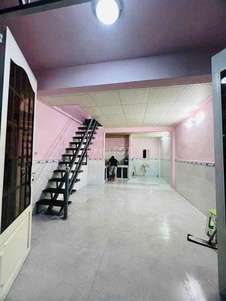 Cho thuê nhà gần Aeon Tân Phú hẻm xe hơi  phù hợp gia đình.