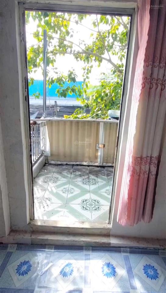 Nhà 42m2 mt đường nhựa lô 2, sổ hồng riêng