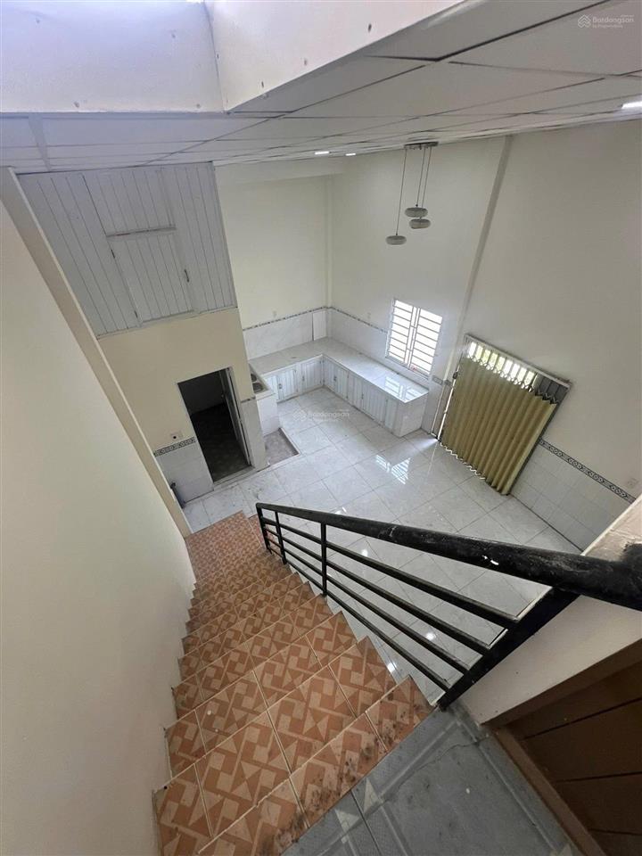 Nhà 82m2 trệt + gác lửng xã tân quý tây bình chánh