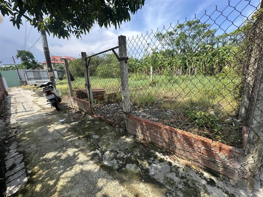 100m2 có 83m2 thổ cư, sổ hồng riêng
