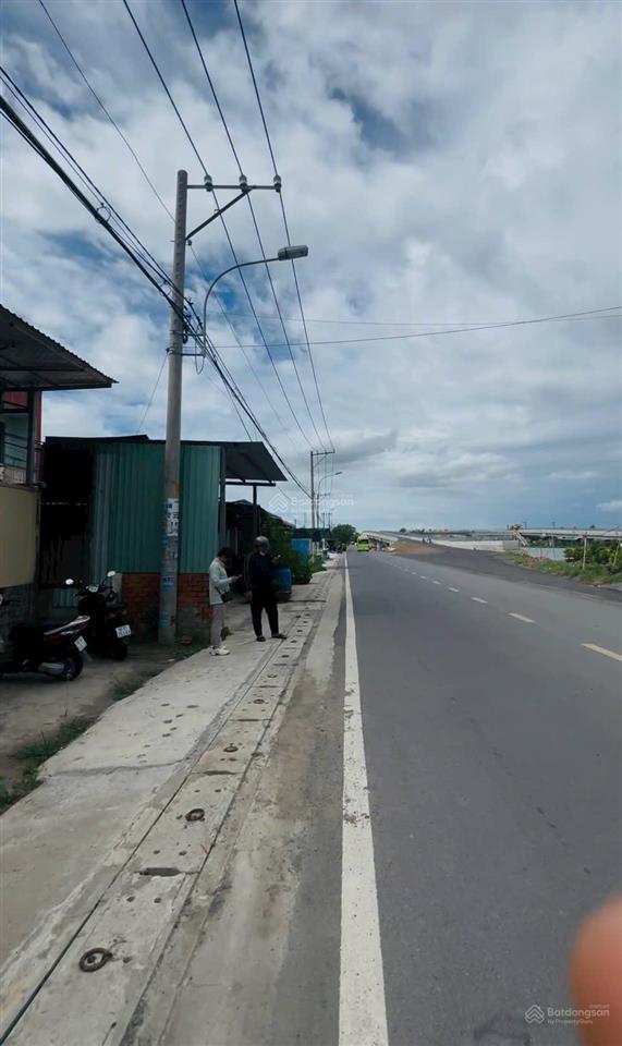 Xưởng 1 trệt 1 lầu 500m2 mặt tiền đường vườn thơm