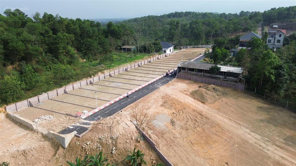 Cần bán lô đất tại ba vì 150m2, mặt tiền 8m, full thổ cư gần khu dân cư, gần hồ, tiện kinh doanh