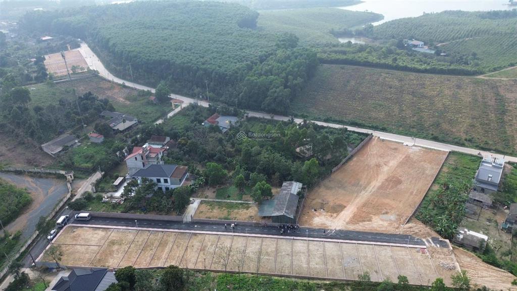 Cần bán lô đất tại ba vì 150m2, mặt tiền 8m, full thổ cư gần khu dân cư, gần hồ, tiện kinh doanh