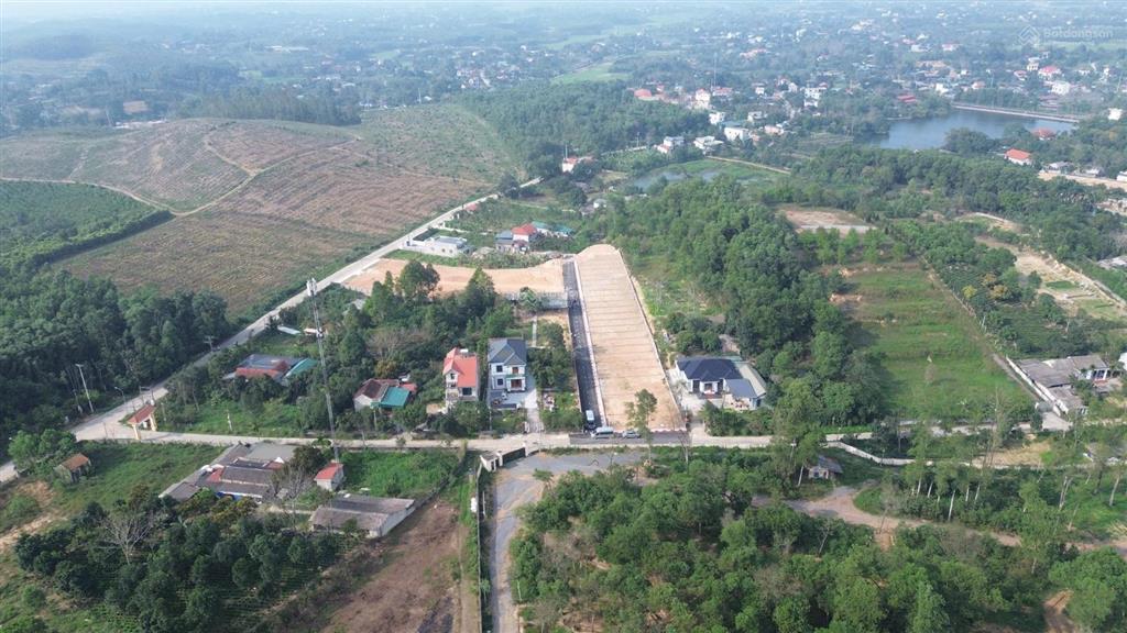 Cần bán lô đất tại ba vì 150m2, mặt tiền 8m, full thổ cư gần khu dân cư, gần hồ, tiện kinh doanh