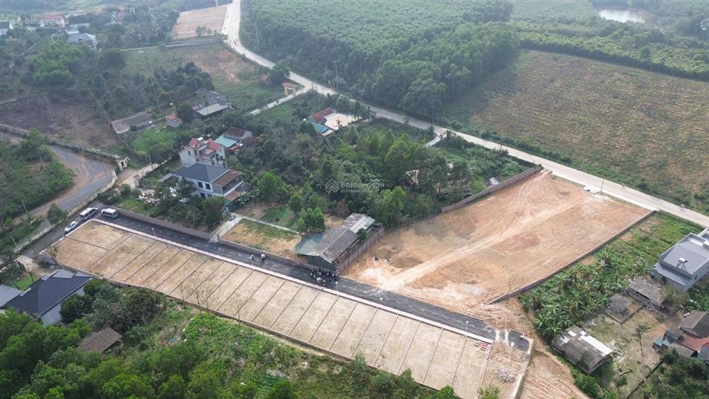 Cần bán lô đất tại ba vì 150m2, mặt tiền 8m, full thổ cư gần khu dân cư, gần hồ, tiện kinh doanh