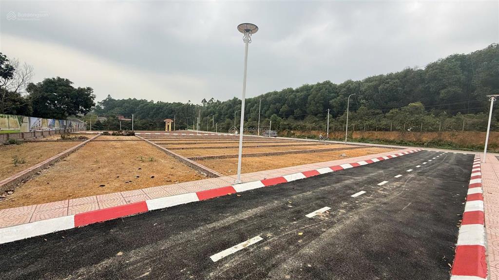 Bán lô đất ba vì 100m2 gần khu du lịch sinh thái hồ suối hai, sẵn sổ công chứng luôn