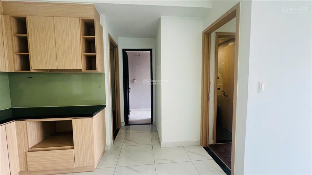 Bán căn hộ 2pn2wc  ban công, logia  chính chủ giá 3.2  sổ hồng riêng