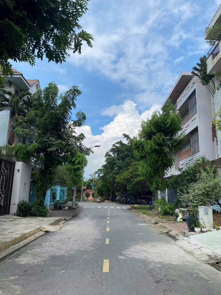 Ngộp bank! Giảm sâu 2 tỷ - cần bán gấp đất MT đường 12m, KDC Trung Sơn - DT: 120m2 - SHR