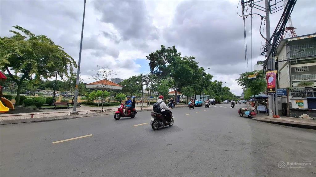 Bán lô đất hẻm xe hơi đối diện bến xe miền đông, phường 26 bình thạnh. dt 58 m2 [4,2 x 14 ]