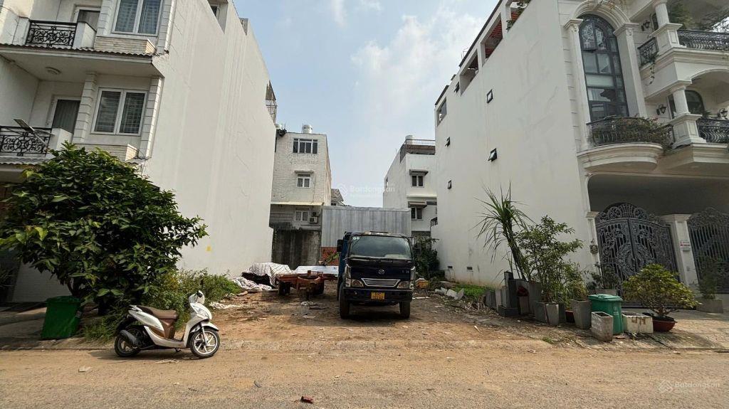 Bán Lô Đất Biệt Thự Ngay Chung Cư Bộ Công An. DT: 225m2 ( 13,5 x16,5)
