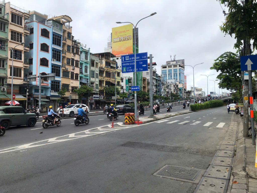 Bán Nhà Cư Xá MT Đường Đoàn Văn Bơ- Ngay Cầu Calmette Quận 4. DT:4,5 x28/ 3 tầng