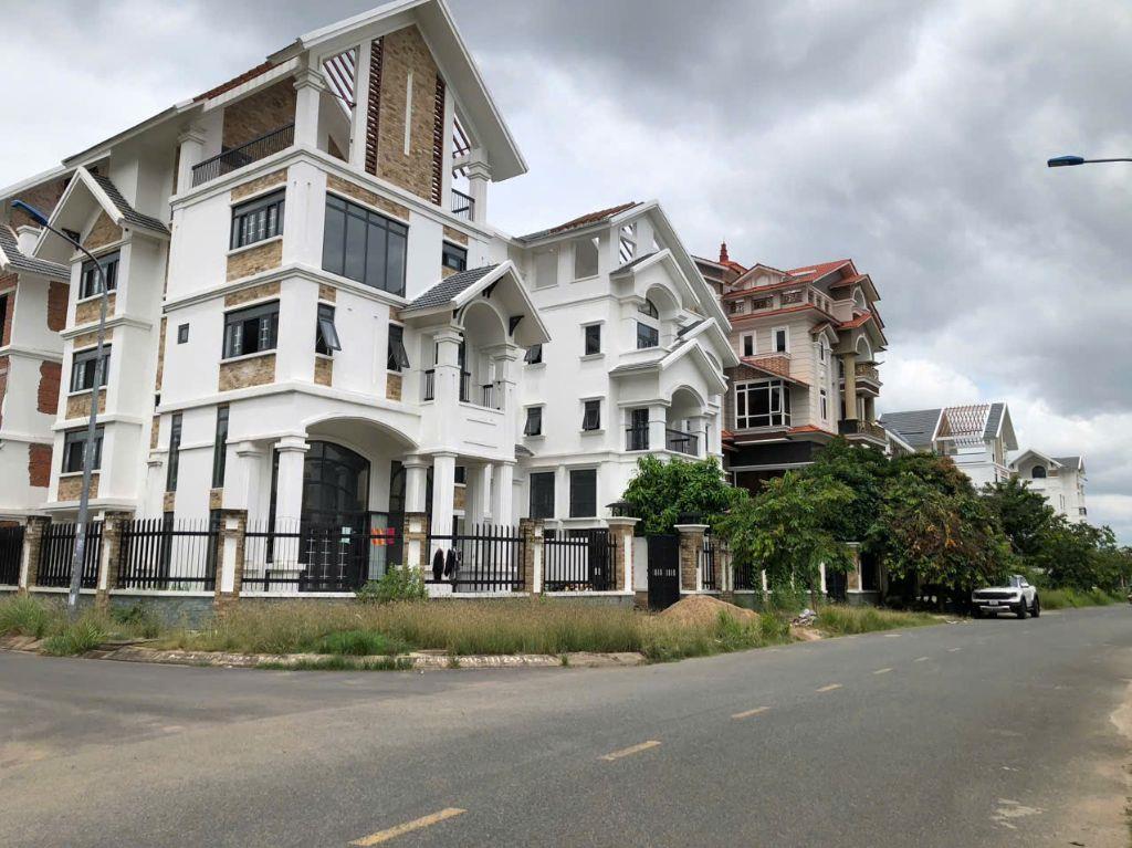 Bán Lô Đất KDC Huy Hoàng- Diện tích: 15 x 19 m. Giá 58 tỷ ( CTXD: Hầm + 5 tầng)